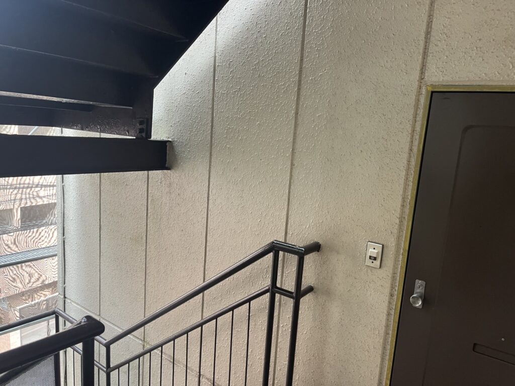 【東京都東村山市案件】ALCシーリング増し打ち工事の現場写真